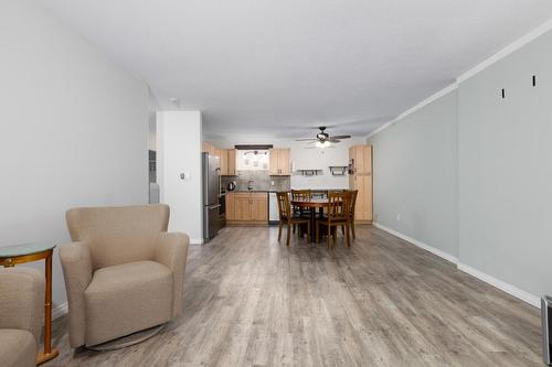 114-1051 Gerry Sorensen Way, Kimberley, BC - Indoor Photo Showing Living Room