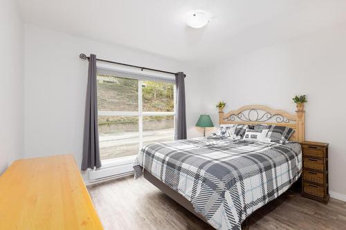 114-1051 Gerry Sorensen Way, Kimberley, BC - Indoor Photo Showing Bedroom