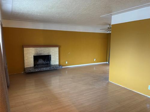 332 Oak Road, Kamloops, BC - Indoor With Fireplace