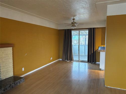 332 Oak Road, Kamloops, BC - Indoor Photo Showing Other Room