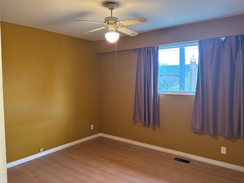 332 Oak Road, Kamloops, BC - Indoor Photo Showing Other Room