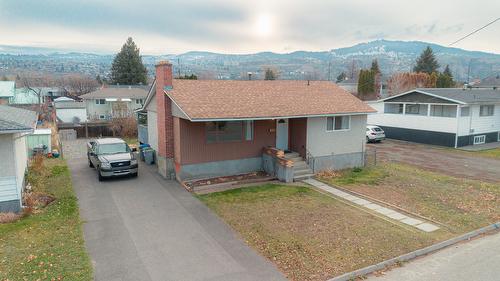 332 Oak Road, Kamloops, BC - Outdoor