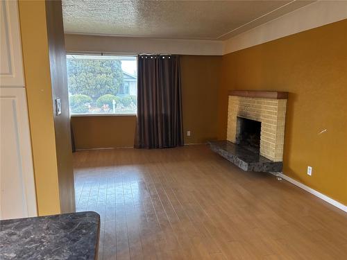 332 Oak Road, Kamloops, BC - Indoor With Fireplace