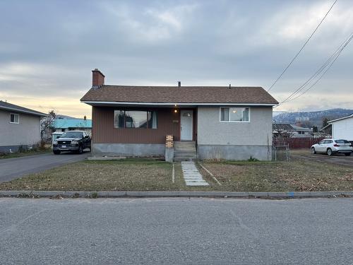 332 Oak Road, Kamloops, BC - Outdoor