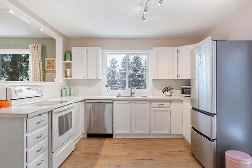 3190 Mcleod Road, West Kelowna, BC - Indoor Photo Showing Kitchen