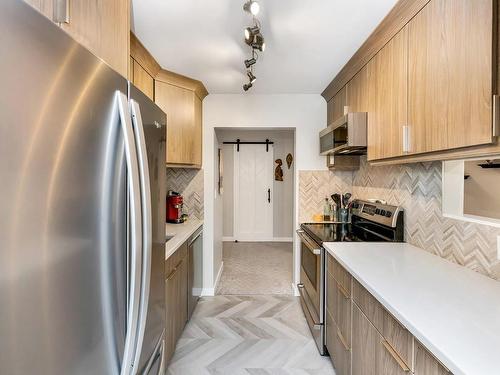 202-2757 Quadra St, Victoria, BC - Indoor Photo Showing Kitchen