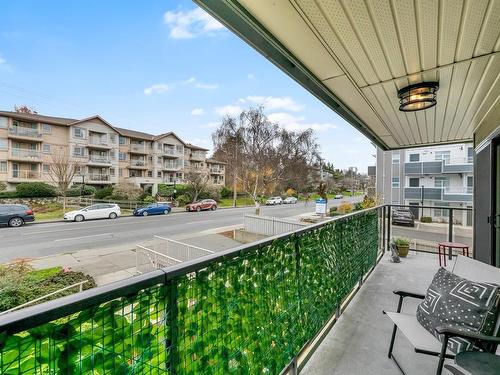 202-2757 Quadra St, Victoria, BC - Outdoor