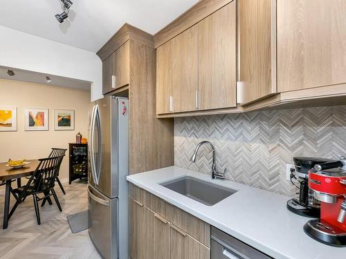 202-2757 Quadra St, Victoria, BC - Indoor Photo Showing Kitchen