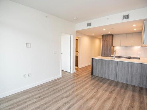 804-1100 Yates St, Victoria, BC - Indoor Photo Showing Kitchen