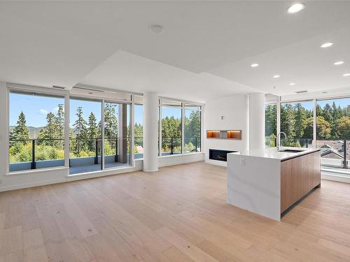 702-2000 Hannington Rd, Langford, BC - Indoor Photo Showing Living Room