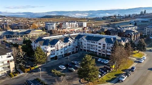 215-400 Sutton Crescent, Kelowna, BC - Outdoor With View