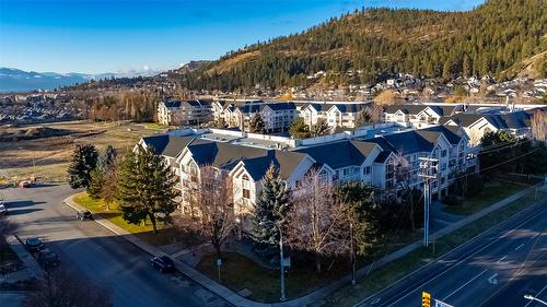 215-400 Sutton Crescent, Kelowna, BC - Outdoor With View