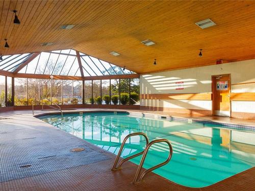 512-71 Gorge Rd West, Saanich, BC - Indoor Photo Showing Other Room With In Ground Pool