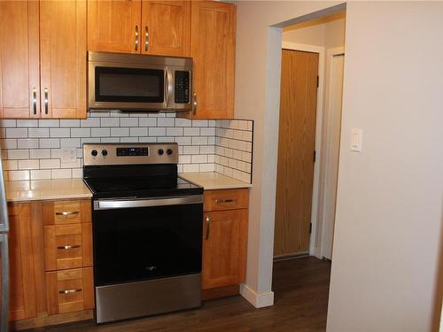 512-71 Gorge Rd West, Saanich, BC - Indoor Photo Showing Kitchen