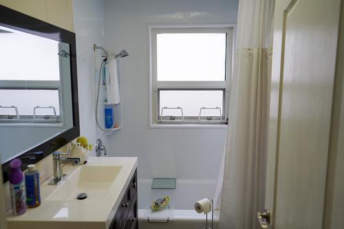 527 Shuswap Avenue, Chase, BC - Indoor Photo Showing Bathroom