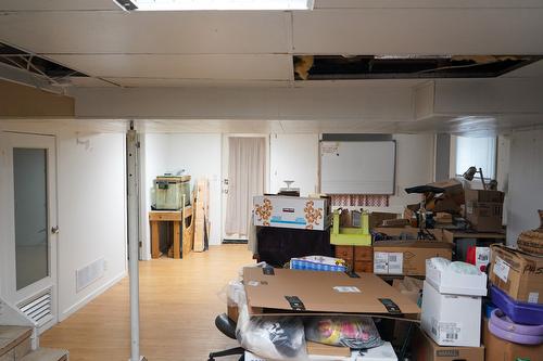 527 Shuswap Avenue, Chase, BC - Indoor Photo Showing Garage