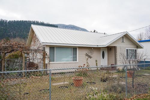 527 Shuswap Avenue, Chase, BC - Outdoor