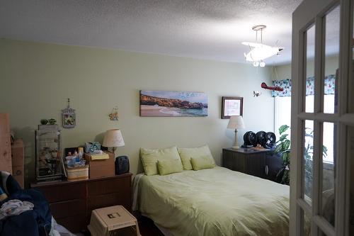 527 Shuswap Avenue, Chase, BC - Indoor Photo Showing Bedroom