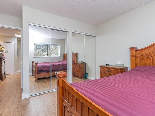 303-363 Morison Ave, Parksville, BC - Indoor Photo Showing Bedroom