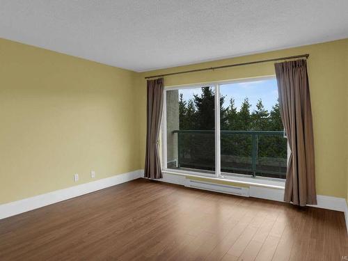 404-6715 Dover Rd, Nanaimo, BC - Indoor Photo Showing Other Room