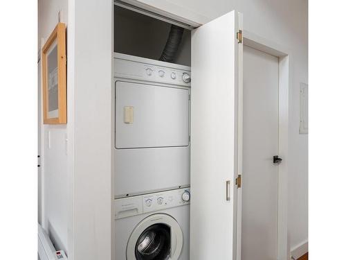 321-599 Pandora Ave, Victoria, BC - Indoor Photo Showing Laundry Room