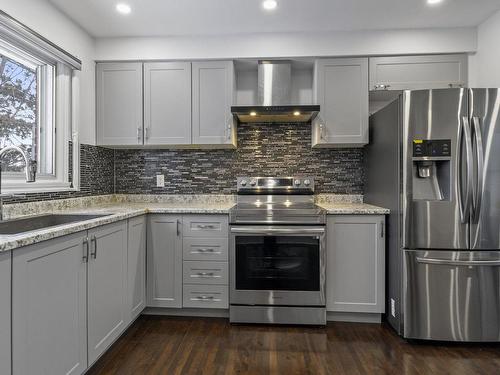 Cuisine - 6775 33E Avenue, Montréal (Rosemont/La Petite-Patrie), QC - Indoor Photo Showing Kitchen With Upgraded Kitchen