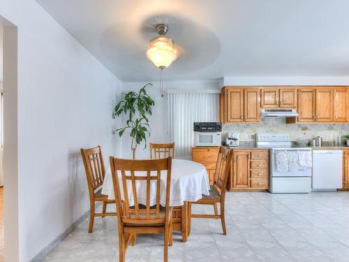 Coin-repas - 12160 Rue Camille, Montréal (Ahuntsic-Cartierville), QC - Indoor Photo Showing Kitchen