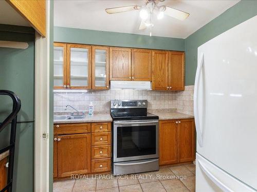 168-36 Hayhurst Rd, Brantford, ON - Indoor Photo Showing Kitchen