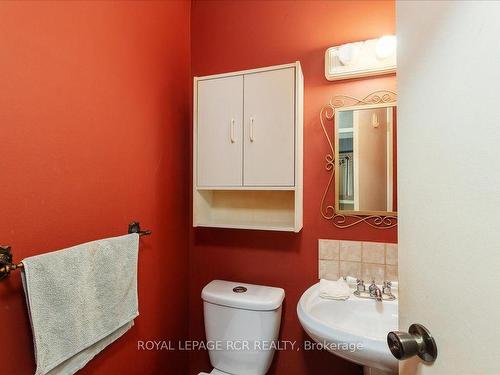 168-36 Hayhurst Rd, Brantford, ON - Indoor Photo Showing Bathroom