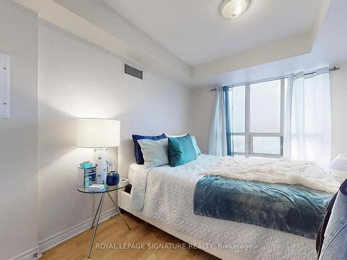 1531-18 Mondeo Dr, Toronto, ON - Indoor Photo Showing Bedroom