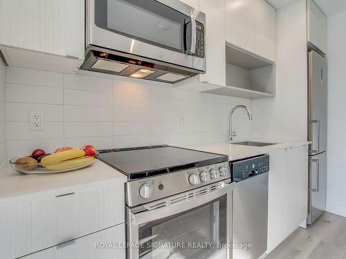 305-630 Greenwood Ave, Toronto, ON - Indoor Photo Showing Kitchen