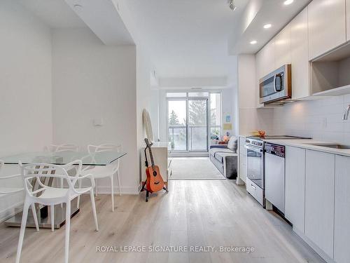 305-630 Greenwood Ave, Toronto, ON - Indoor Photo Showing Kitchen