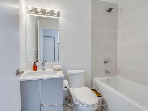 305-630 Greenwood Ave, Toronto, ON - Indoor Photo Showing Bathroom