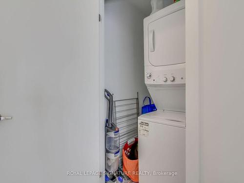 305-630 Greenwood Ave, Toronto, ON - Indoor Photo Showing Laundry Room