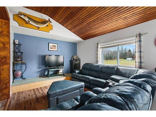 Salon - 501 Ch. De La Montagne, Litchfield, QC 