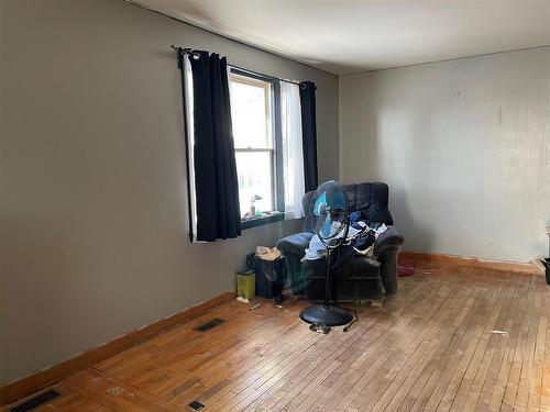 168 Ruttan Street, Thunder Bay, ON - Indoor Photo Showing Other Room