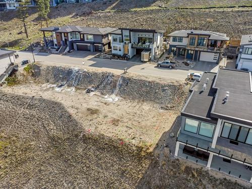 3558 Sagehill Court, Kelowna, BC - Outdoor