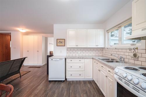 5517 6 Highway, Coldstream, BC - Indoor Photo Showing Kitchen With Double Sink