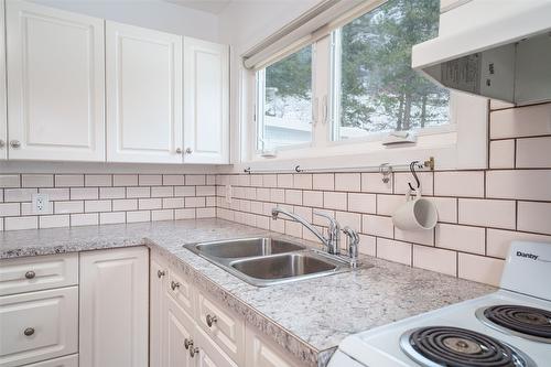 5517 6 Highway, Coldstream, BC - Indoor Photo Showing Kitchen With Double Sink