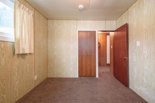 5517 6 Highway, Coldstream, BC - Indoor Photo Showing Other Room