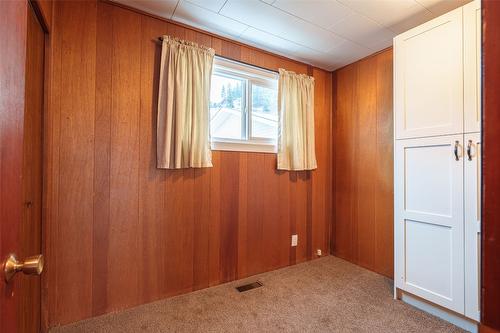 5517 6 Highway, Coldstream, BC - Indoor Photo Showing Other Room