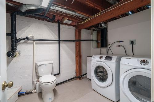 5517 6 Highway, Coldstream, BC - Indoor Photo Showing Laundry Room