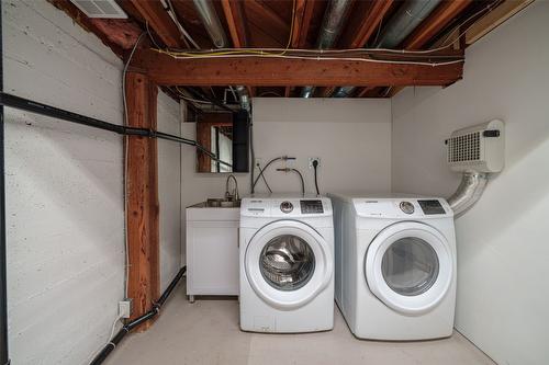 5517 6 Highway, Coldstream, BC - Indoor Photo Showing Laundry Room