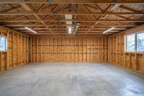 5517 6 Highway, Coldstream, BC - Indoor Photo Showing Basement