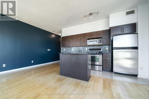 2009 - 231 Fort York Boulevard, Toronto, ON - Indoor Photo Showing Kitchen