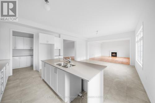 22 Rail Trail Court, Georgina, ON - Indoor Photo Showing Kitchen With Double Sink