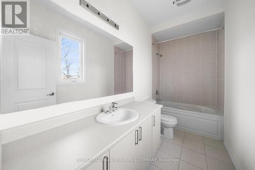 22 Rail Trail Court, Georgina, ON - Indoor Photo Showing Bathroom