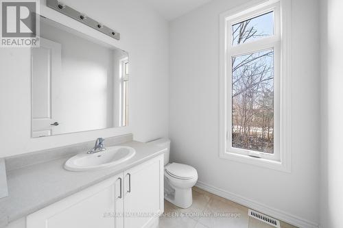 22 Rail Trail Court, Georgina, ON - Indoor Photo Showing Bathroom