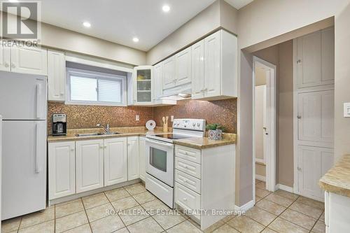 63 Valhalla Boulevard, Toronto, ON - Indoor Photo Showing Kitchen