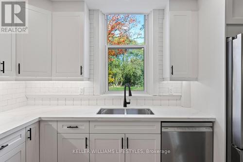 1 - 108 St Clair Avenue, Middlesex Centre (Komoka), ON - Indoor Photo Showing Kitchen